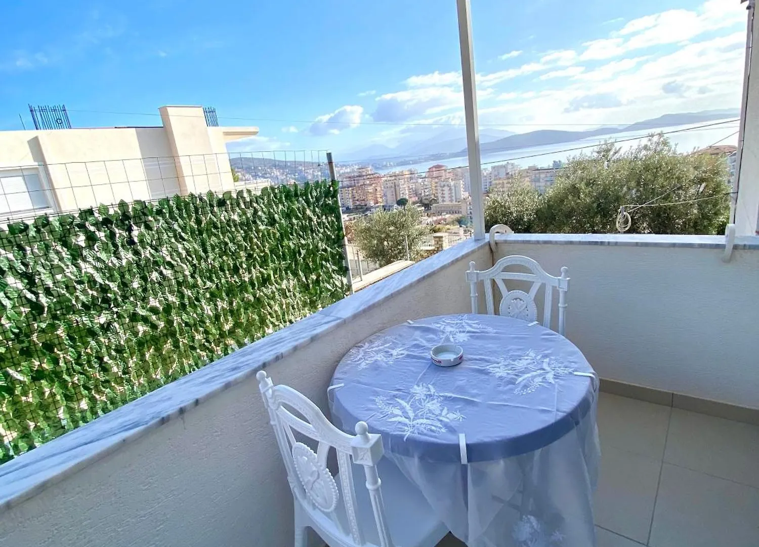 סרנדה Apartmente Pamela 0*,